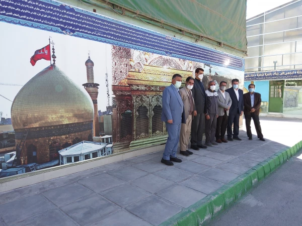 رئیس دانشگاه فرهنگیان کرمان  بهمراه نمایندگان اعزامی سازمان مرکزی از کارگاه ساخت ضریح امام حسین(ع)درشهر کرمان 
 3