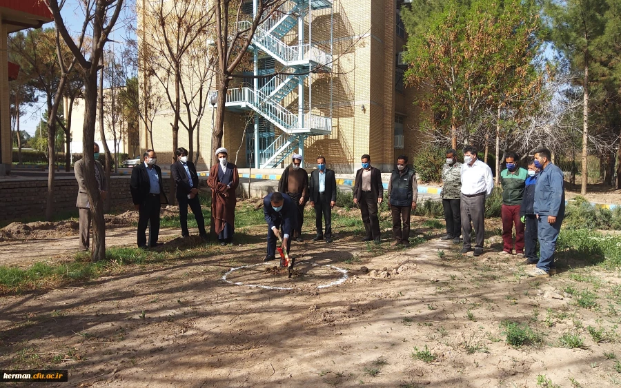کلنگ زنی پارک مطالعه پردیس خواجه نصیر الدین طوسی دانشگاه فرهنگیان کرمان 4
