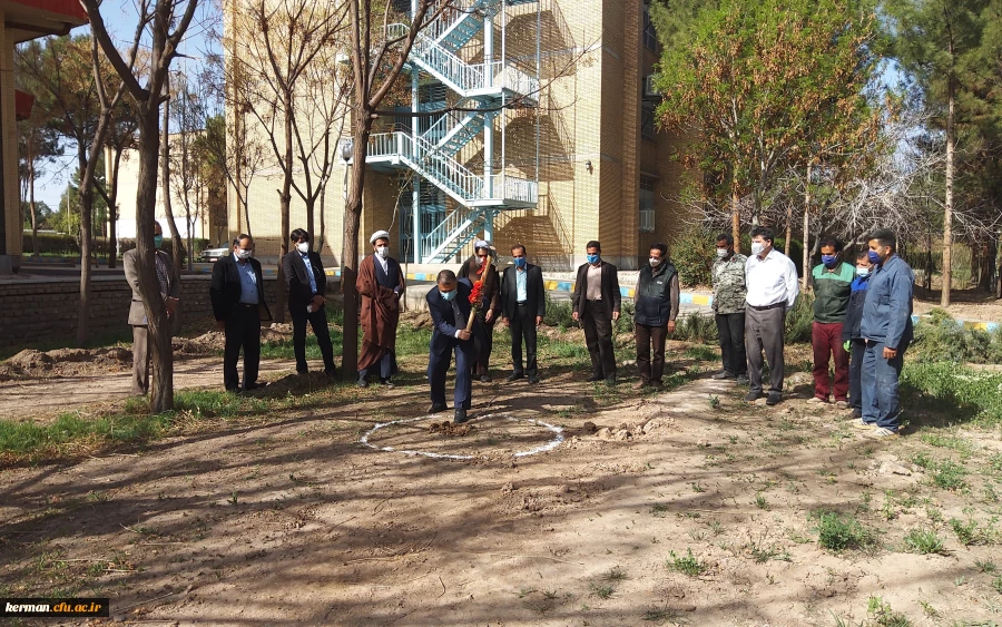 کلنگ زنی پارک مطالعه پردیس خواجه نصیر الدین طوسی دانشگاه فرهنگیان کرمان 4