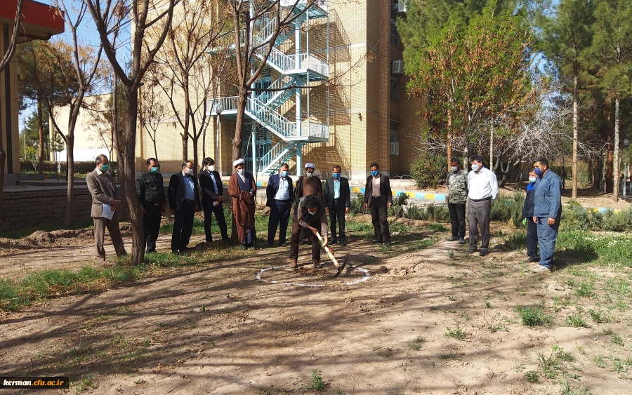 کلنگ زنی پارک مطالعه پردیس خواجه نصیر الدین طوسی دانشگاه فرهنگیان کرمان 3