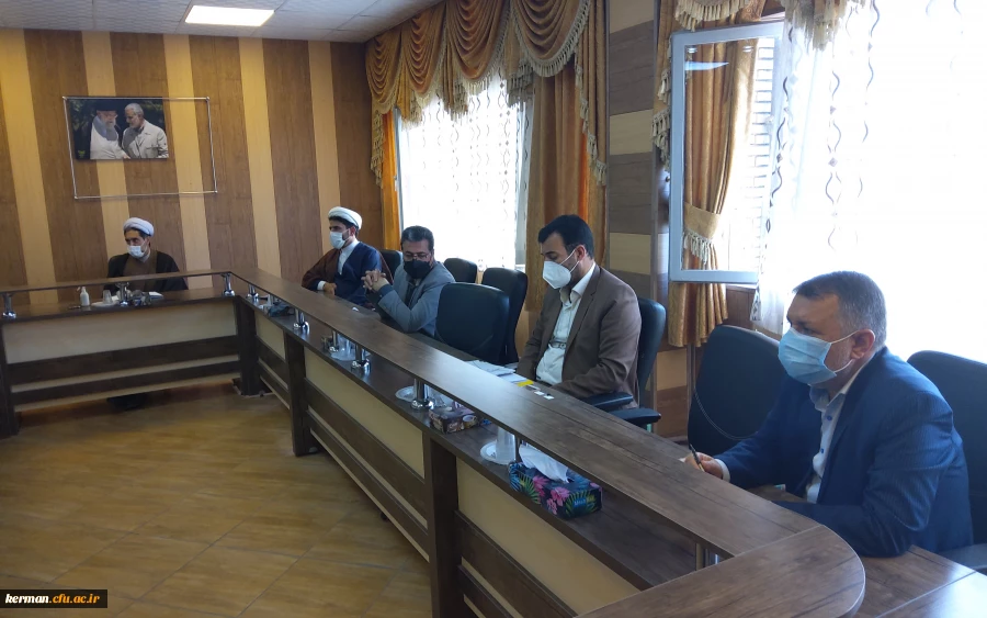 دکتر توان 
 جامعه ما در بحثهای اخلاقی وتربیتی ،نیاز به یک الگوداشت که این الگو حاج قاسم شد 6