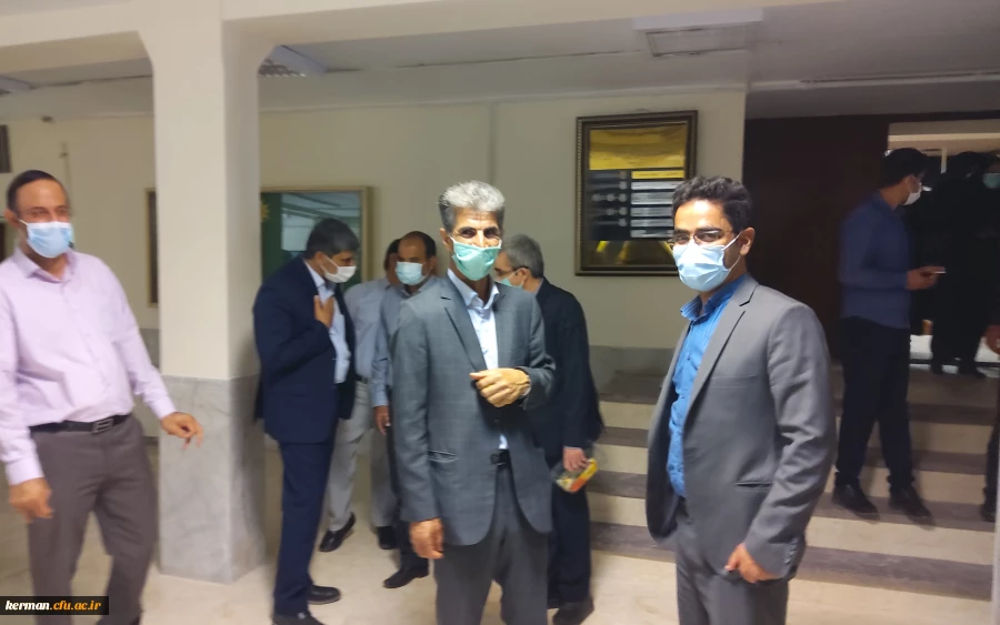 تربیت معلم شایسته مهمترین وظیفه دانشگاه فرهنگیان در راستای منویات مقام معظم رهبری در سال 1400 است . 2