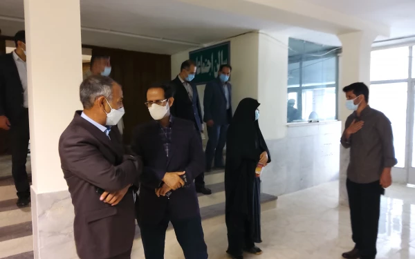 تربیت معلم شایسته مهمترین وظیفه دانشگاه فرهنگیان در راستای منویات مقام معظم رهبری در سال 1400 است . 4