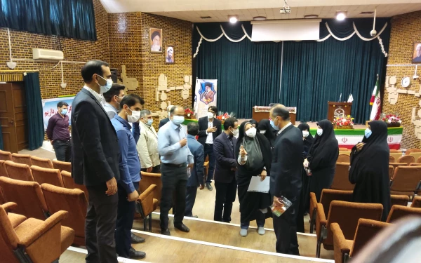 تربیت معلم شایسته مهمترین وظیفه دانشگاه فرهنگیان در راستای منویات مقام معظم رهبری در سال 1400 است . 6