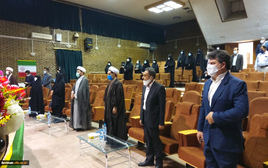 تربیت معلم شایسته مهمترین وظیفه دانشگاه فرهنگیان در راستای منویات مقام معظم رهبری در سال 1400 است . 10