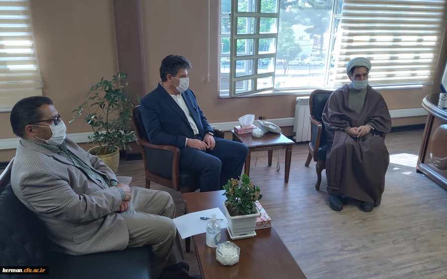 دکتر توان
 استفاده از تجربه و ظرفیت مجمع خیرین مدرسه ساز می تواند در شکل گیری مجمع خیرین دانشگاه فرهنگیان کرمان موثر باشد 5