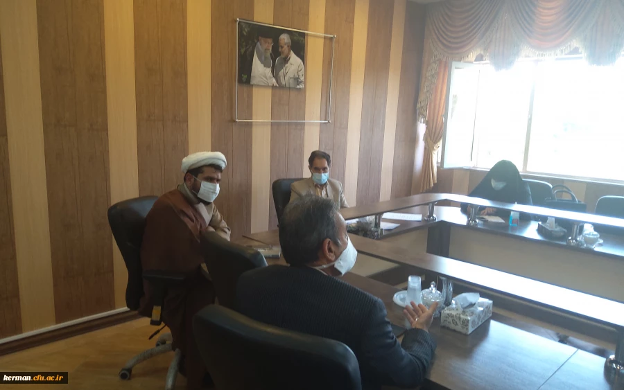 دکتر توان در جلسه شورای اداری دانشگاه فرهنگیان کرمان از برگزاری جلسه هیئت امناء دانشگاه در اردیبهشت ماه خبر داد  3