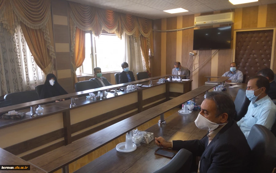 دکتر توان در جلسه شورای اداری دانشگاه فرهنگیان کرمان از برگزاری جلسه هیئت امناء دانشگاه در اردیبهشت ماه خبر داد  4