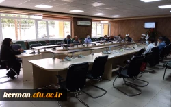 دکتر توان درجلسه شورای مدیریت آموزش عالی استان کرمان پیشنهاد ایجاد کارگروه فرهنگی واجتماعی دانشگاههای استان رامطرح نمودند 2