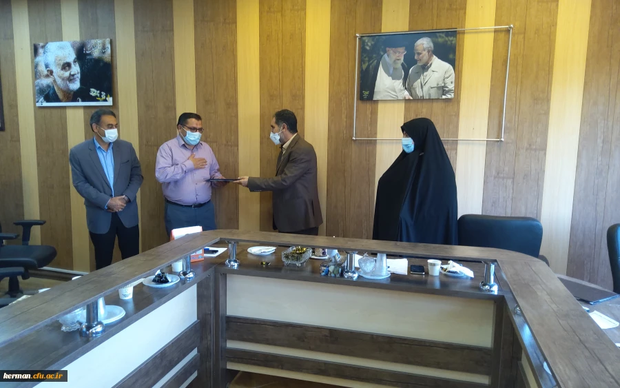 دکتر توان
از مهمترین  وظایف روابط عمومی دانشگاه فرهنگیان، معرفی وشناساندن این دانشگاه میباشد  2