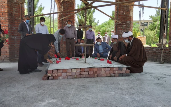 دانشگاه فرهنگیان کرمان به مناسبت گرامیداشت هفته سراهای دانشجویی برگزار کرد
ادای احترام وتجدیدعهدوپیمان با شهداء وامام راحل(ره) 2