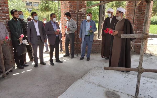 دانشگاه فرهنگیان کرمان به مناسبت گرامیداشت هفته سراهای دانشجویی برگزار کرد
ادای احترام وتجدیدعهدوپیمان با شهداء وامام راحل(ره) 4