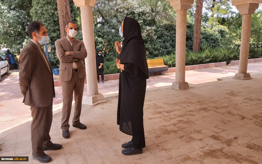 بازدیددکتر توان رئیس دانشگاه فرهنگیان کرمان از موزه نفت سوزها 3