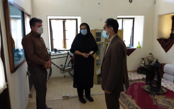 بازدیددکتر توان رئیس دانشگاه فرهنگیان کرمان از موزه نفت سوزها 6