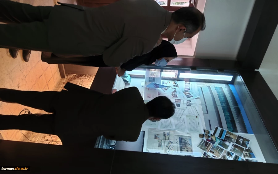 بازدیددکتر توان رئیس دانشگاه فرهنگیان کرمان از موزه نفت سوزها 11