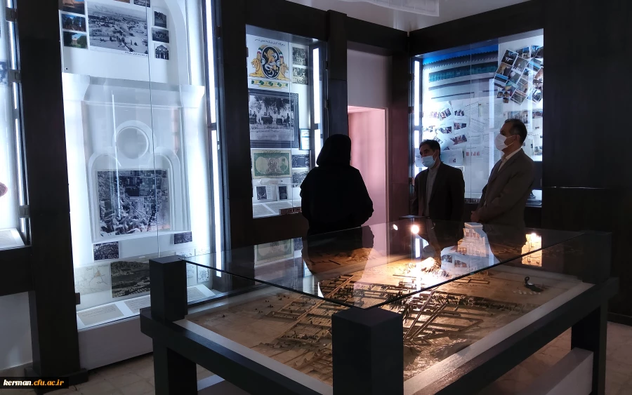 بازدیددکتر توان رئیس دانشگاه فرهنگیان کرمان از موزه نفت سوزها 12