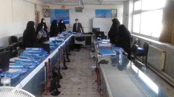 بررسی پرونده های نیروهای استخدام پیمانی آموزش و پرورش استان در پردیس شهید باهنر دانشگاه فرهنگیان کرمان 2