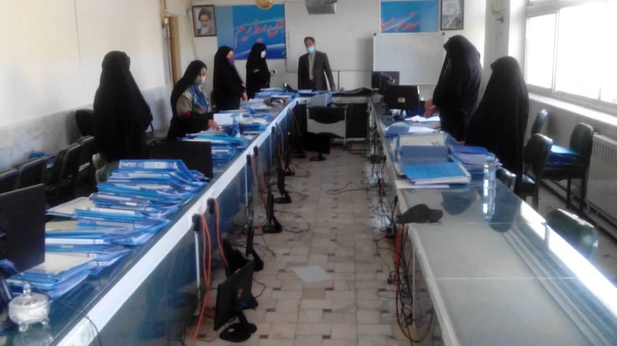 بررسی پرونده های نیروهای استخدام پیمانی آموزش و پرورش استان در پردیس شهید باهنر دانشگاه فرهنگیان کرمان 3