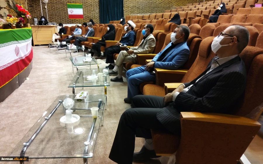 جلسه ارائه گزارش عملکرد یکساله پردیس شهید باهنر دانشگاه فرهنگیان کرمان  6