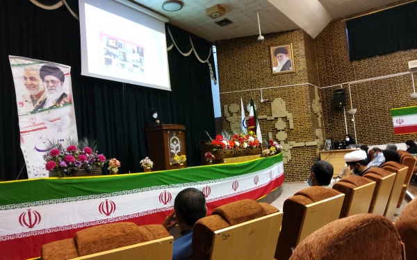 جلسه ارائه گزارش عملکرد یکساله پردیس شهید باهنر دانشگاه فرهنگیان کرمان  5