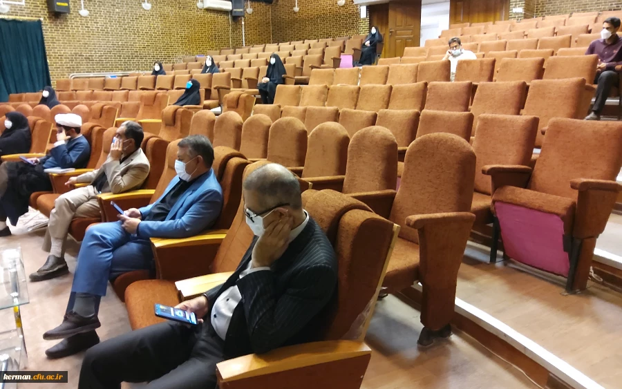 جلسه ارائه گزارش عملکرد یکساله پردیس شهید باهنر دانشگاه فرهنگیان کرمان  6