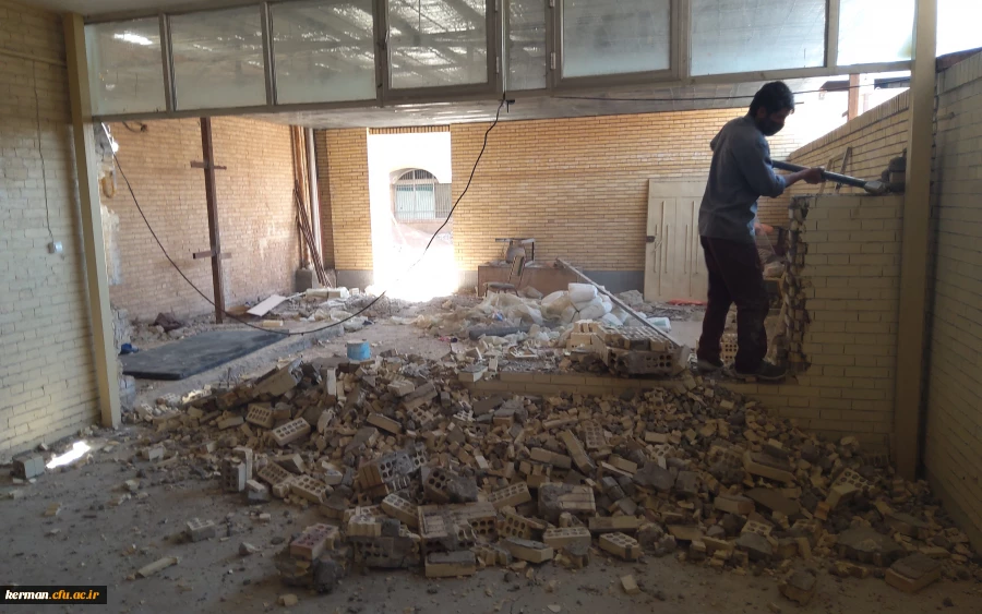 بازدید دکتر توان از فعالیت های عمرانی پردیس شهید باهنردانشگاه فرهنگیان کرمان  7