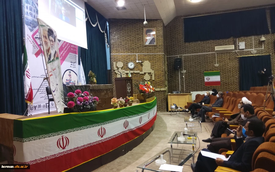 دکتر طاهری نیا معاونت پژوهشی دانشگاه فرهنگیان کشور 
هنرمند کسی است که به هنر سخن گفتن واقف باشد،به موقع سخن بگوید و به موقع هم سخن نگوید  6