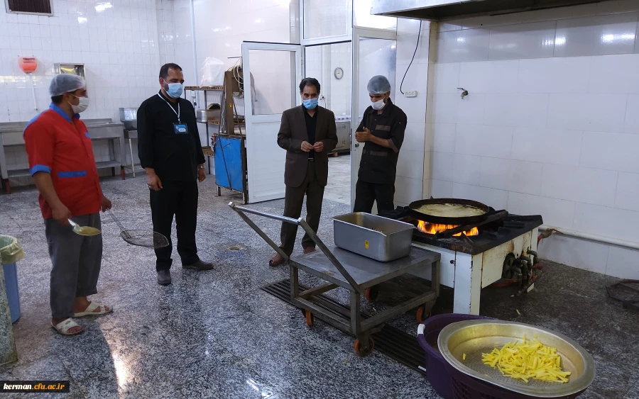 دکتر توان
 عوامل اجرایی و تیم های مصاحبه کننده در شرایط سخت بیماری کرونا از جان مایه گذاشته اند 5