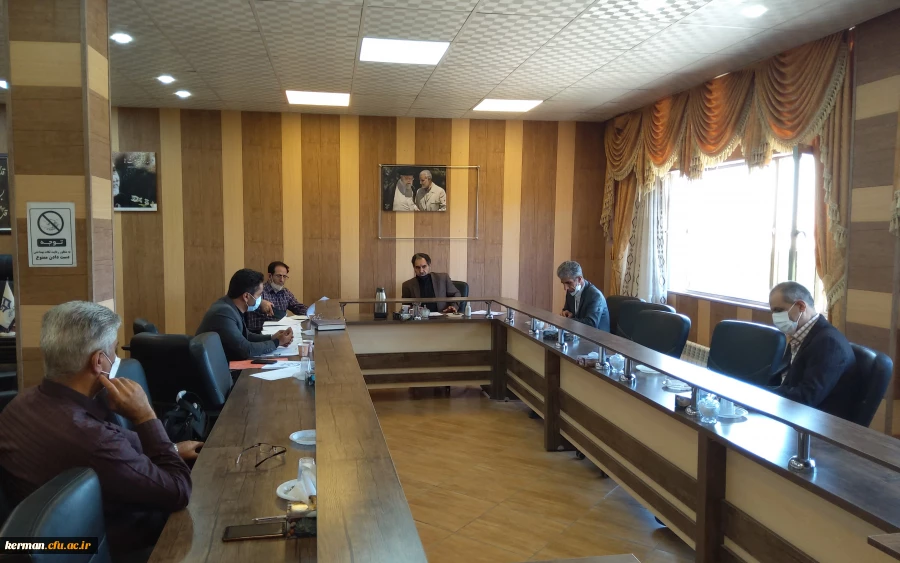 دکتر توان
 عوامل اجرایی و تیم های مصاحبه کننده در شرایط سخت بیماری کرونا از جان مایه گذاشته اند 3