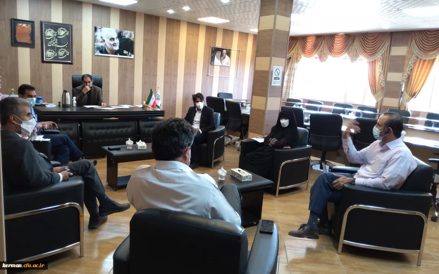 دانشگاه فرهنگیان استان کرمان برگزار کرد
جلسه باز کردن پاکت های مزایده لوازم اسقاطی  3