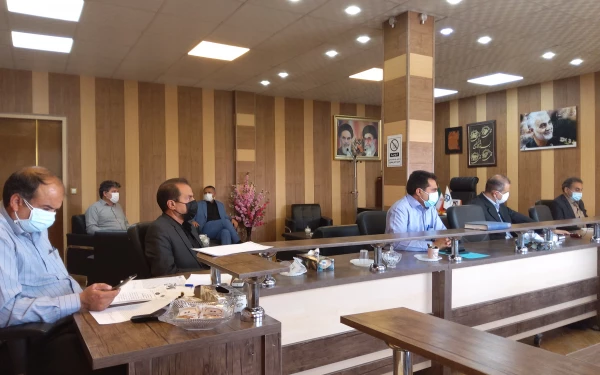 در جلسه شورای اداری دانشگاه فرهنگیان کرمان مقررشد
حضور همکاران خارج از ساعات اداری در دانشگاه باید با موافقت مسئول بلافصل صورت گیرد  3