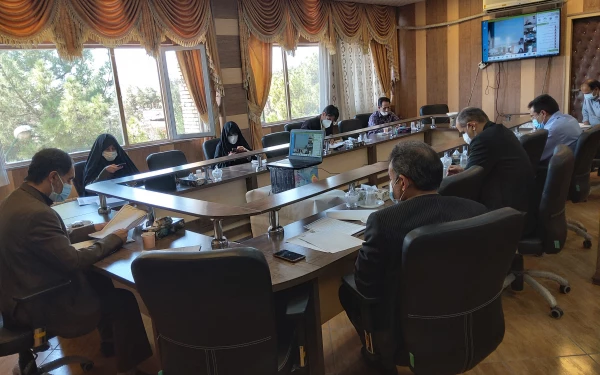 در جلسه شورای اداری دانشگاه فرهنگیان کرمان مقررشد
حضور همکاران خارج از ساعات اداری در دانشگاه باید با موافقت مسئول بلافصل صورت گیرد  4