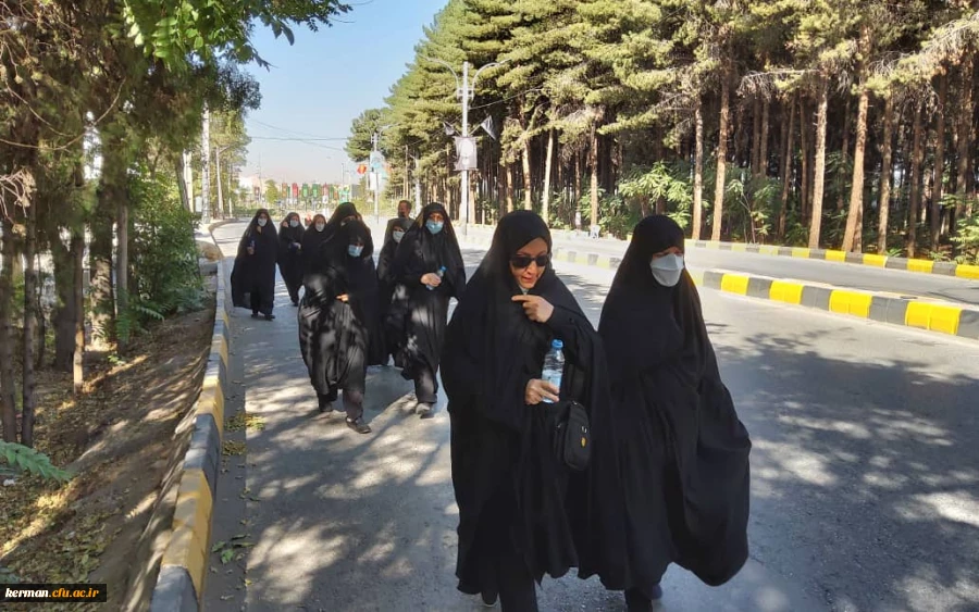 برگزاری مراسم پیاده روی جاماندگان اربعین حسینی در دانشگاه فرهنگیان کرمان 4