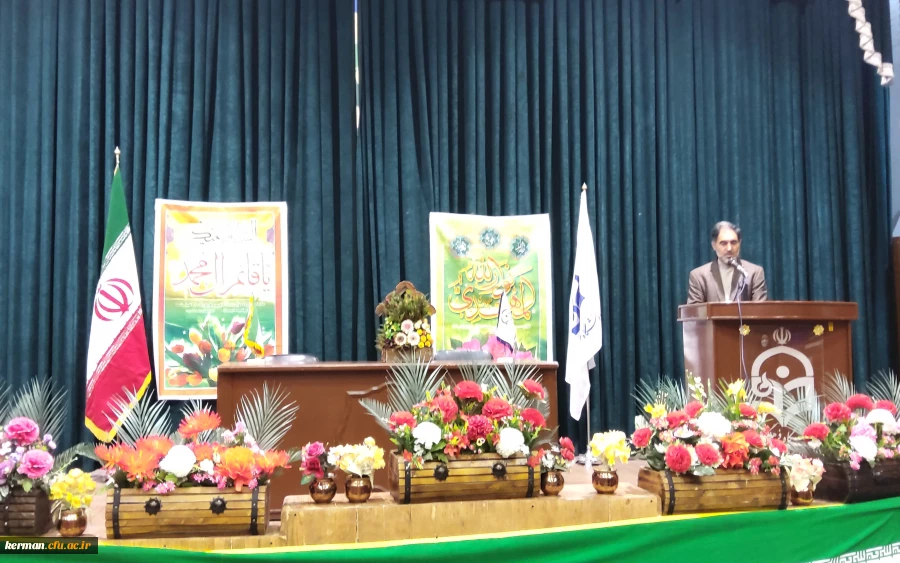 دکتر توان رئیس دانشگاه فرهنگیان کرمان درمراسم جشن اغاز امامت حضرت ولی عصر (عج)
دلیل پیشرفت اسلام رادرفطری بودن وانتخاب راه وروش اخلاق مدارانه پیامبر ذکر کردند 6