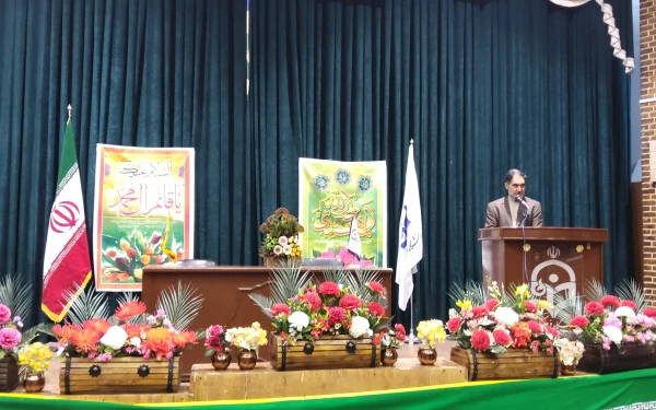 دکتر توان رئیس دانشگاه فرهنگیان کرمان درمراسم جشن اغاز امامت حضرت ولی عصر (عج)
دلیل پیشرفت اسلام رادرفطری بودن وانتخاب راه وروش اخلاق مدارانه پیامبر ذکر کردند 7