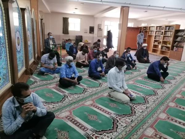 حجت الاسلام والمسلمین ابوذر عرب 
گام برداشتن درمسیر وراهی که هدف امام زمان(عج) است از وظایف یک منتظر واقعی میباشد 2