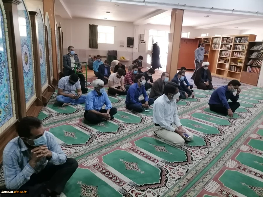 حجت الاسلام والمسلمین ابوذر عرب 
گام برداشتن درمسیر وراهی که هدف امام زمان(عج) است از وظایف یک منتظر واقعی میباشد 2