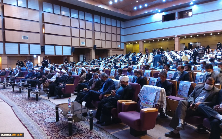 دکتر توان 
یادشهداءباعث میشود تاخودرابه اسلام وانقلاب مدیون بدانیم وباهمان روحیه از آن دفاع کنیم 7