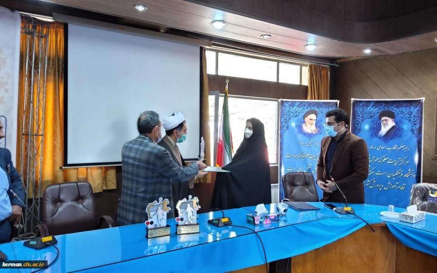 دانشگاه فرهنگیان استان کرمان پردیس خواجه نصیرالدین طوسی برگزار کرد 
همایش نوآوری و ایده پردازی تربیت بدنی در مدارس 7