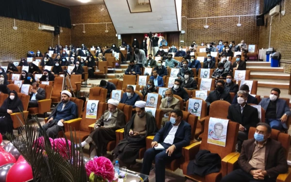 دکتر توان در مراسم گرامیداشت روز دانشجو دردانشگاه فرهنگیان کرمان
شانزده آذر روز دانشجو یادآور تلاش ها و دستاورد هایی است که از قشر دانشجو در تاریخ جنبش دانشجویی کشور به یاد داریم  3