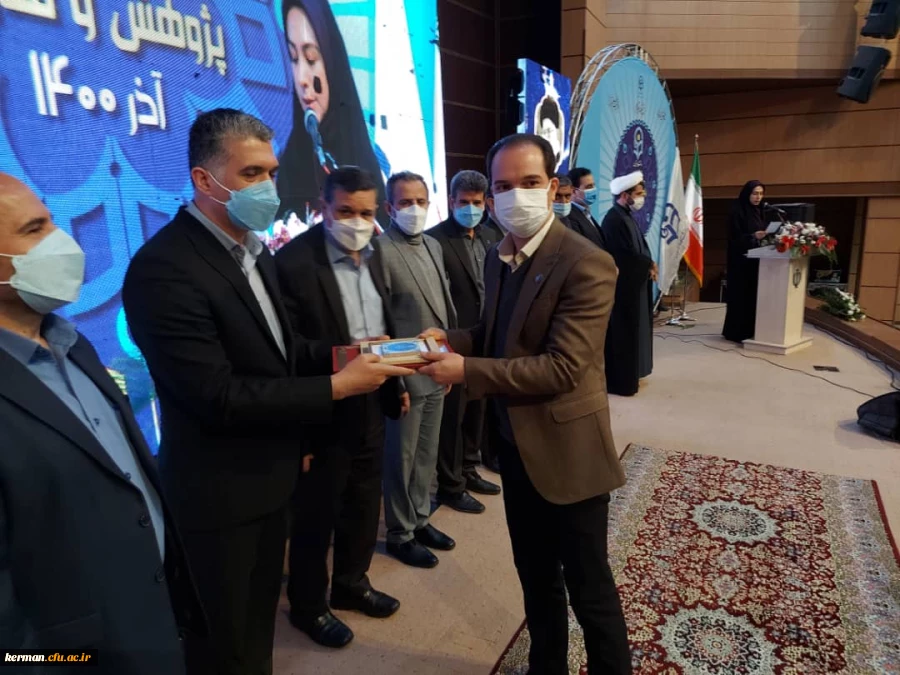 تجلیل از برگزیدگان جشنواره ملی پژوهش و فناوری دانشگاه فرهنگیان 7