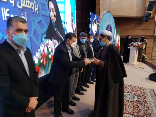 تجلیل از برگزیدگان جشنواره ملی پژوهش و فناوری دانشگاه فرهنگیان 8
