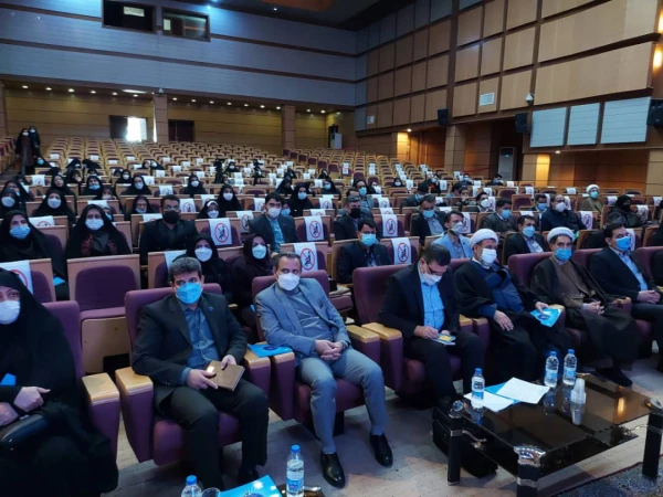 دکتر طاهری نیا رئیس موسسه پزوهش وبرنامه ریزی آموزش عالی کشور
الگوی مطلوب  برای آموزش عالی کشور براساس اموزه های دینی، آموزش عالی حکمت بنیان میباشد 2