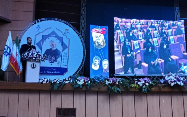 بررسی شخصیت اخلاقی و تربیتی شهید سلیمانی رسالت مهمی است که دانشگاه فرهنگیان فعالیت در این زمینه را وظیفه خود می داند. 4