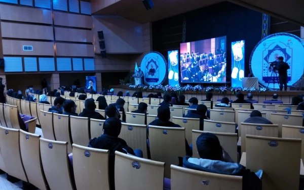 بررسی شخصیت اخلاقی و تربیتی شهید سلیمانی رسالت مهمی است که دانشگاه فرهنگیان فعالیت در این زمینه را وظیفه خود می داند. 7