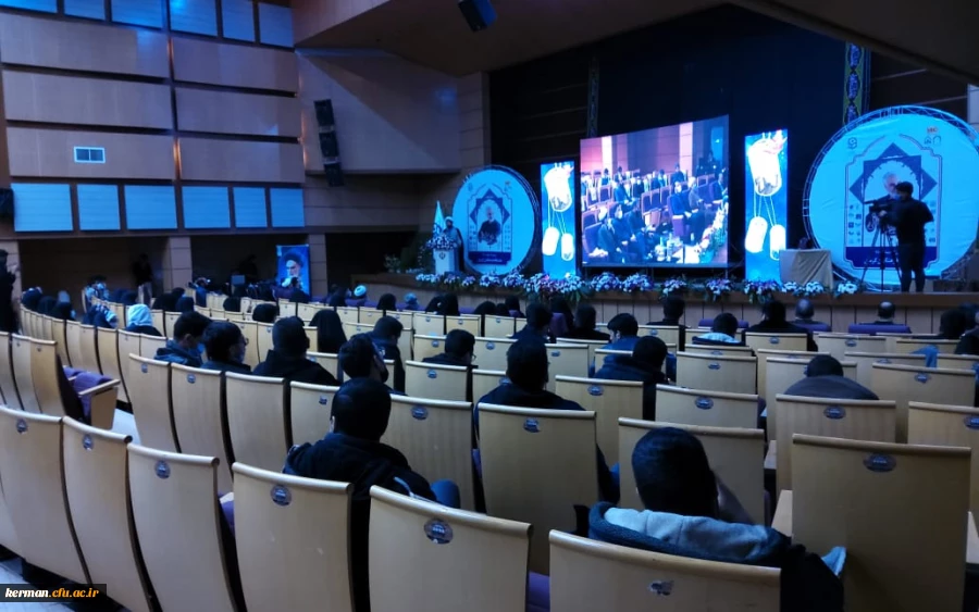 بررسی شخصیت اخلاقی و تربیتی شهید سلیمانی رسالت مهمی است که دانشگاه فرهنگیان فعالیت در این زمینه را وظیفه خود می داند. 7