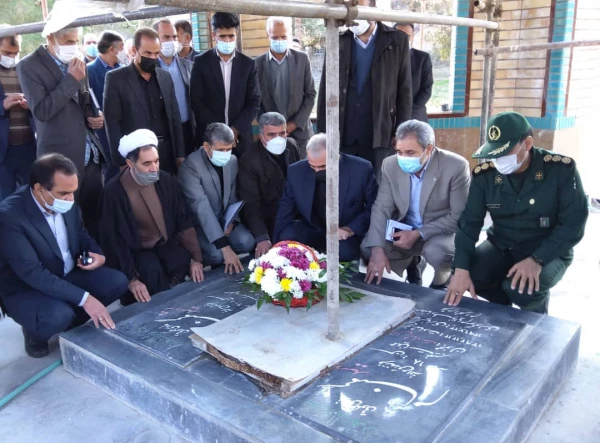 ادای احترام وزیر آموزش و پرورش به شهدای گمنام دانشگاه فرهنگیان کرمان  2