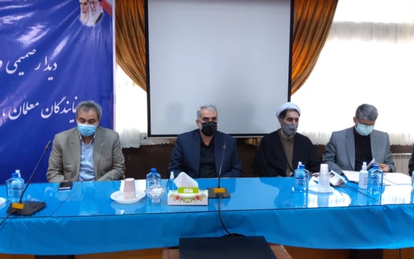  وزیر آموزش و پرورش 
کثرت اردوهای جهادی بسیج دانشجویی دانشگاه فرهنگیان کرمان با الگوی سایر دانشگاه ها قرار گیرد  2