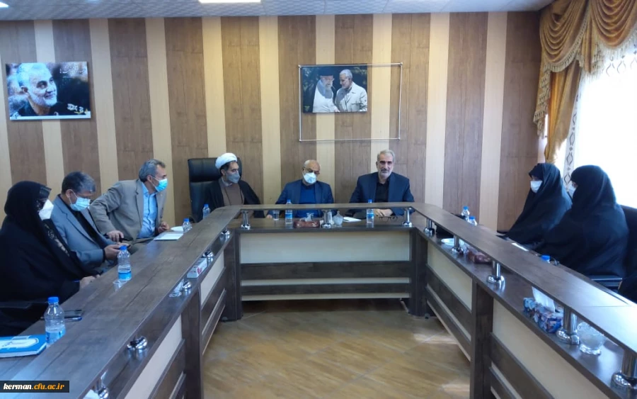 نشست صمیمی وزیر آموزش و پرورش با اعضای هیئت علمی دانشگاه فرهنگیان استان کرمان  3