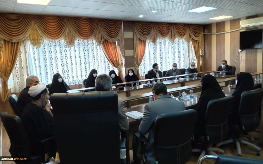 نشست صمیمی وزیر آموزش و پرورش با اعضای هیئت علمی دانشگاه فرهنگیان استان کرمان  4